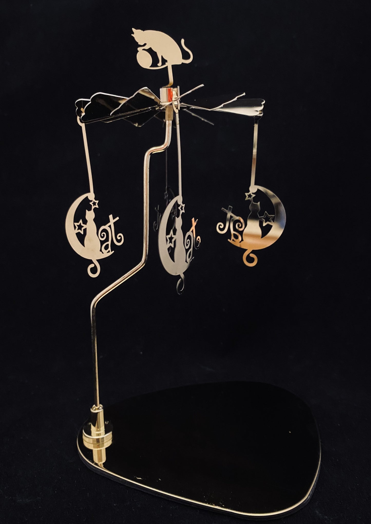 Candle Carousel - The Lively Cats