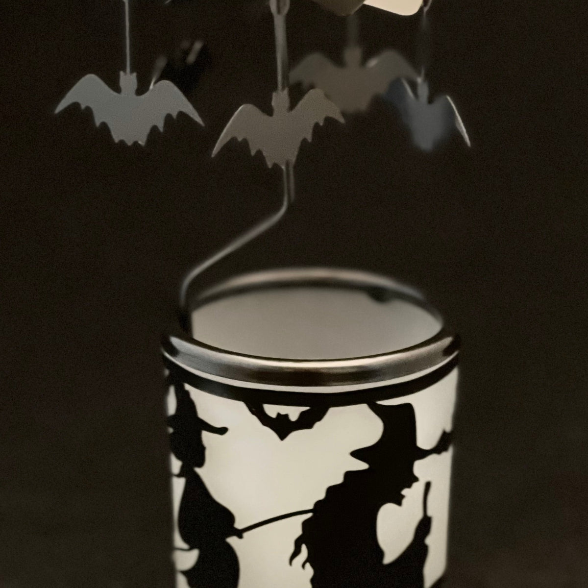 Bat Badge Reel Holder Starry Night Sky Vintage Creepy Moon and Stars  Witch's Brew Retractable Bling Halloween Clip Crazy Bats Pumpkin Broom -   Canada