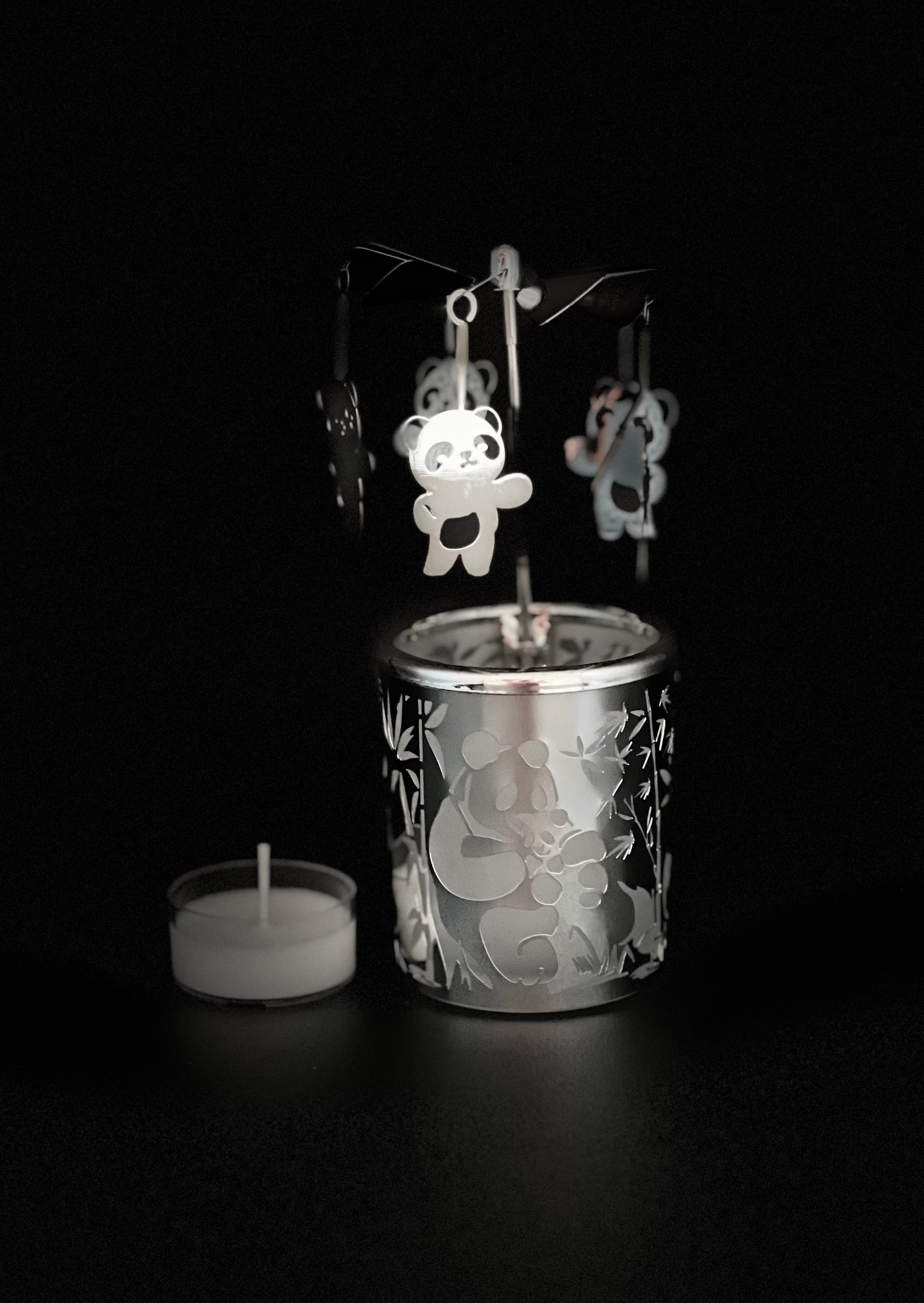 Candle Carousel - The Giant Pandas