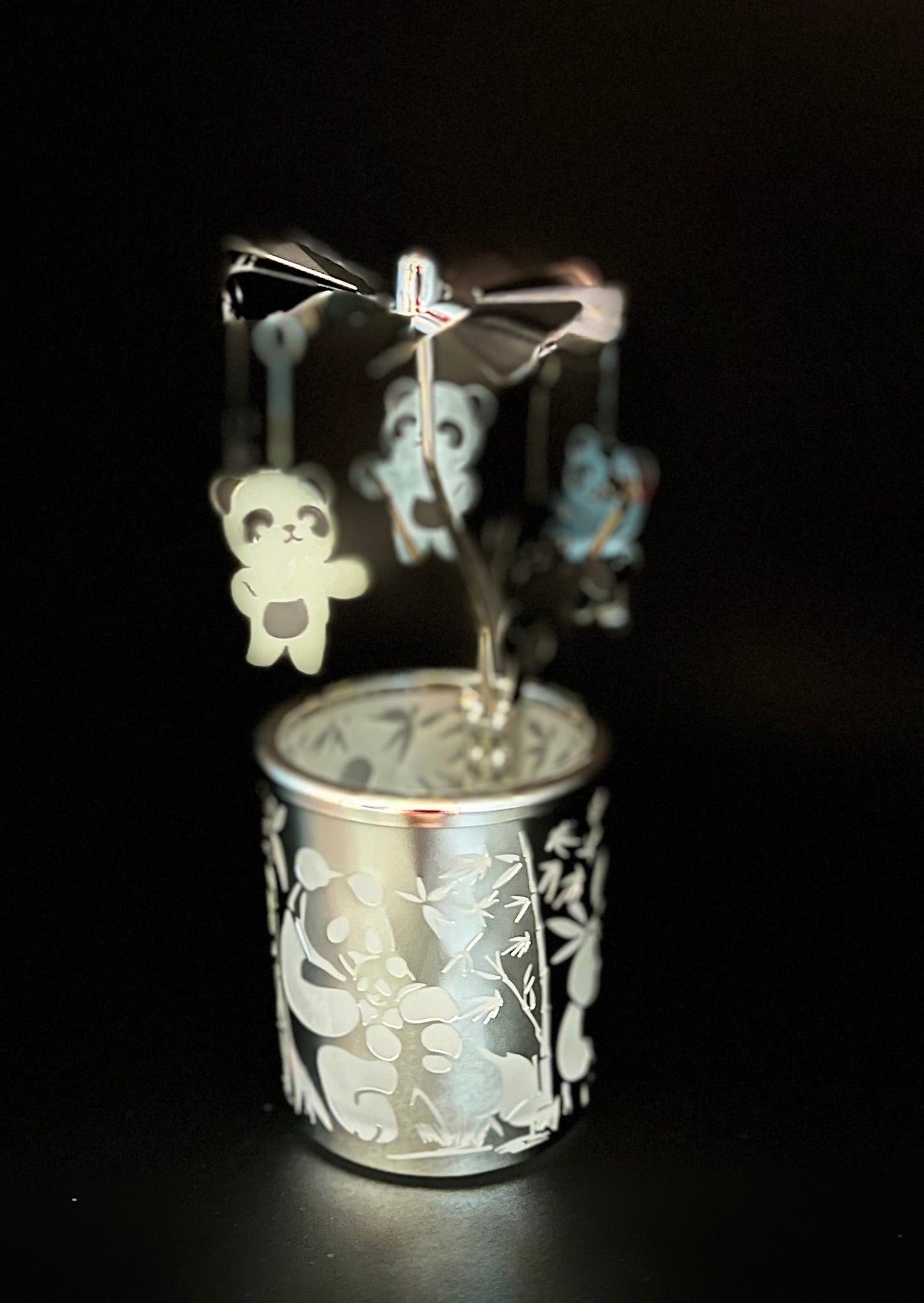 Candle Carousel - The Giant Pandas