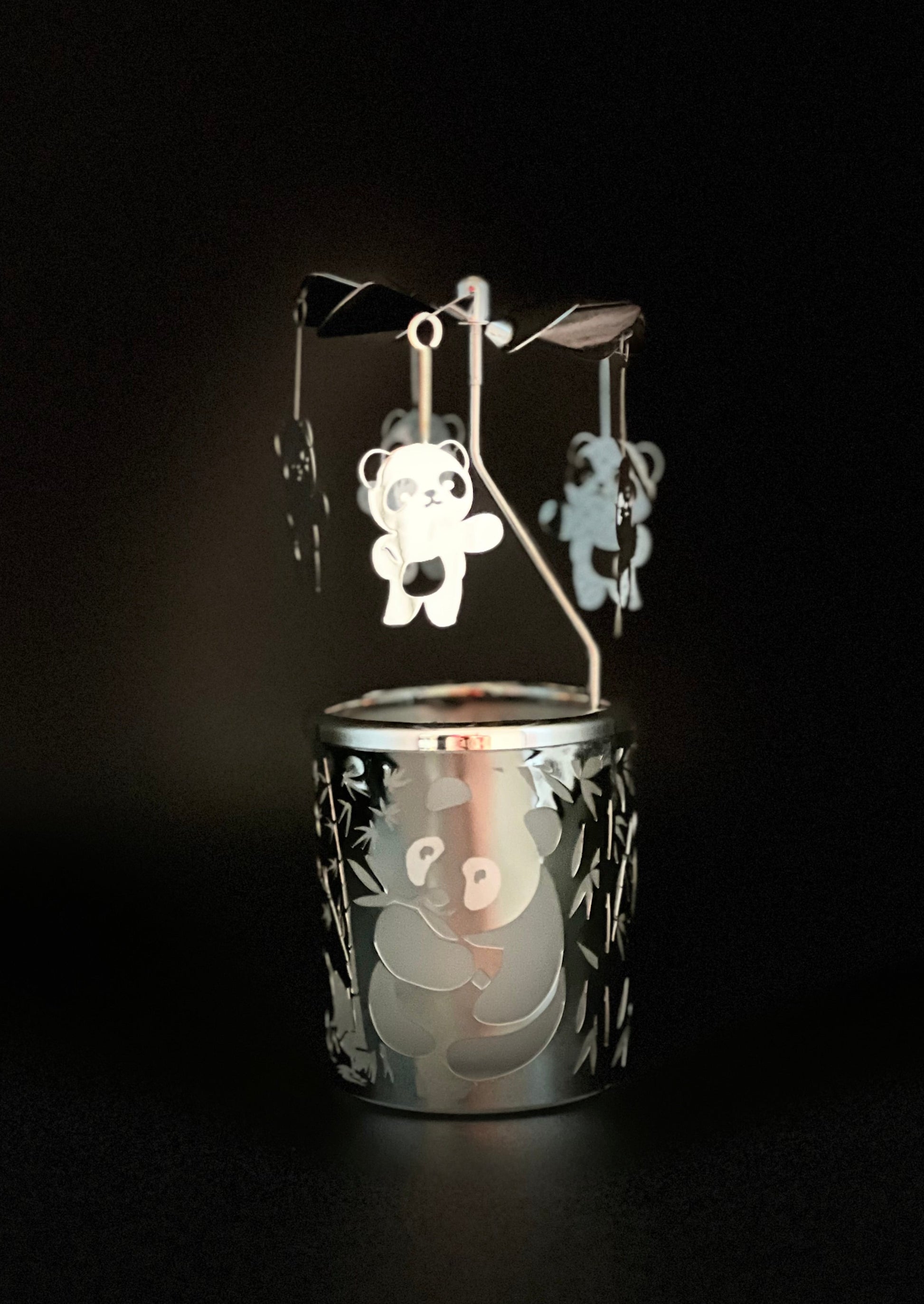 Candle Carousel - The Giant Pandas