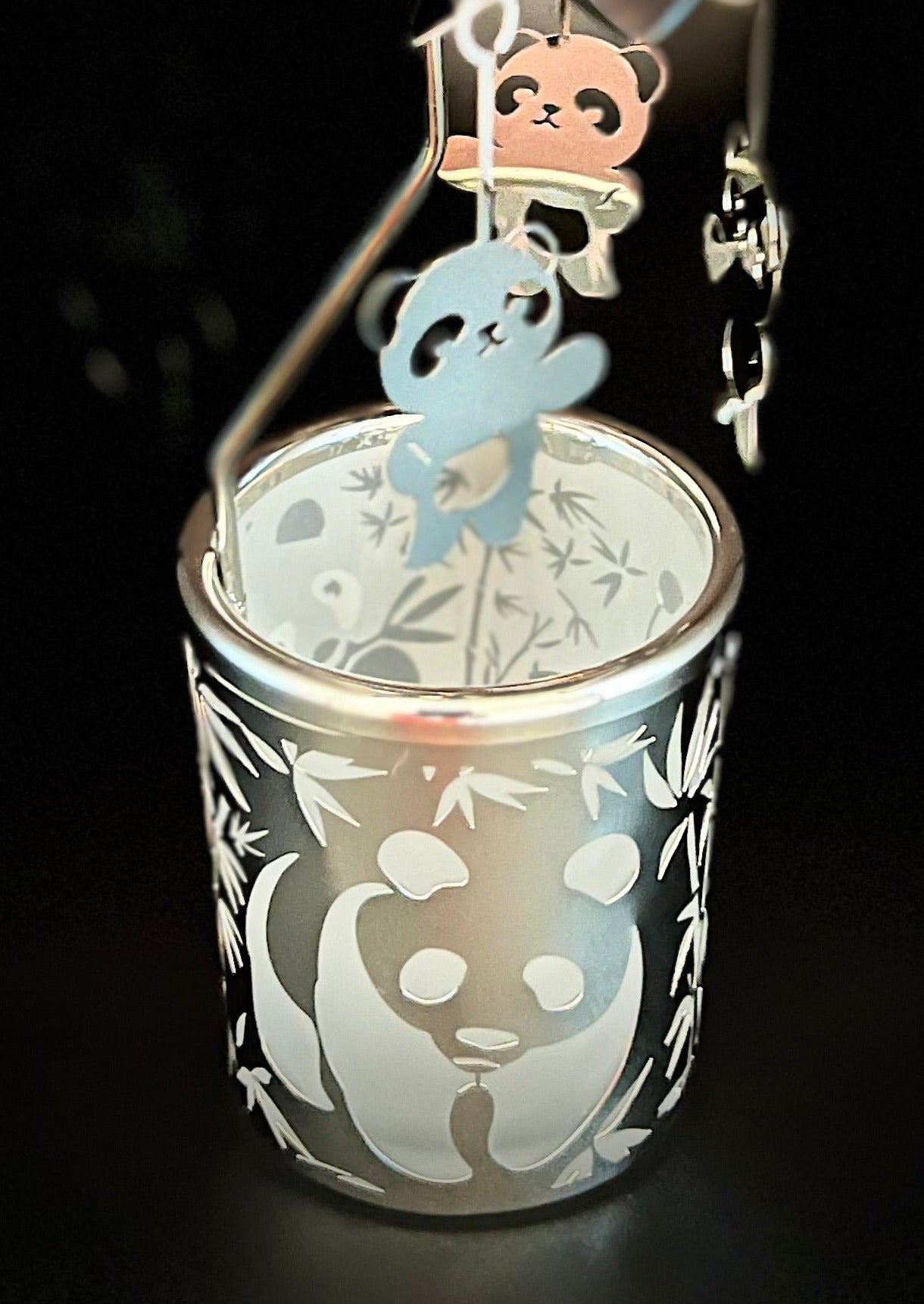 Candle Carousel - The Giant Pandas