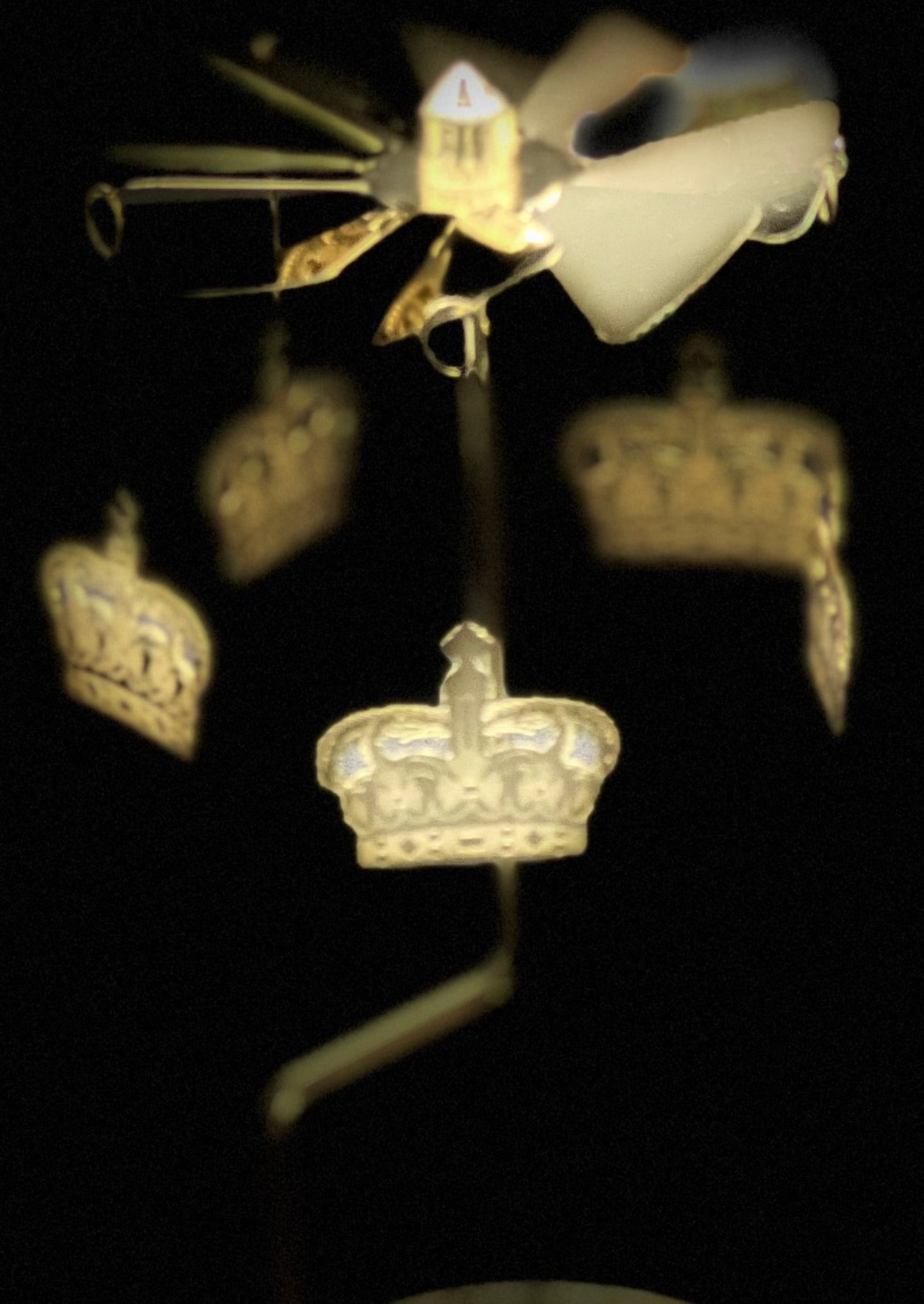 Candle Carousel - The Golden Crown